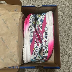 Brooks Kids' Pink and White Patterned Sneakers